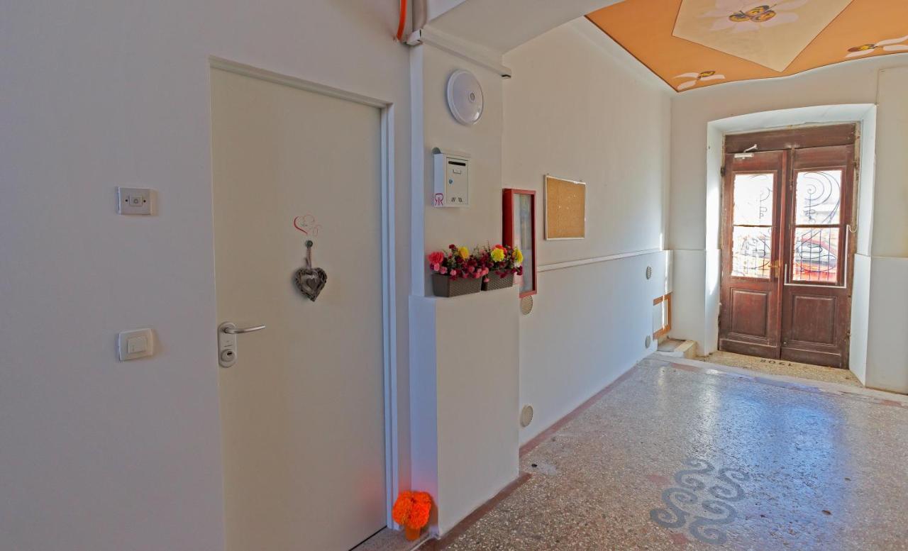 Rich Apartment Пула Экстерьер фото