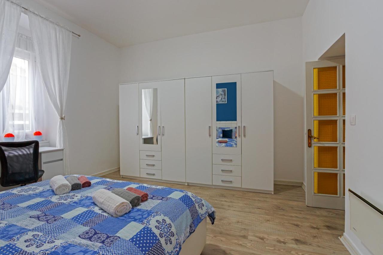 Rich Apartment Пула Экстерьер фото