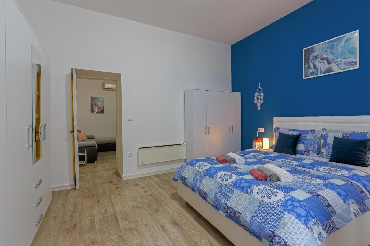 Rich Apartment Пула Экстерьер фото